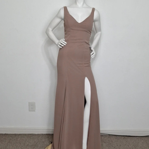 Dear Cleo. "NEW" Mocha Melanie Romantic Bridesmaid Sleeveless Maxi Dress Size 2 - Picture 1 of 14